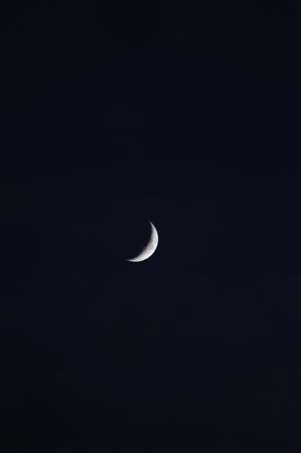 Detail Foto Langit Malam Dengan Bulan Number 16