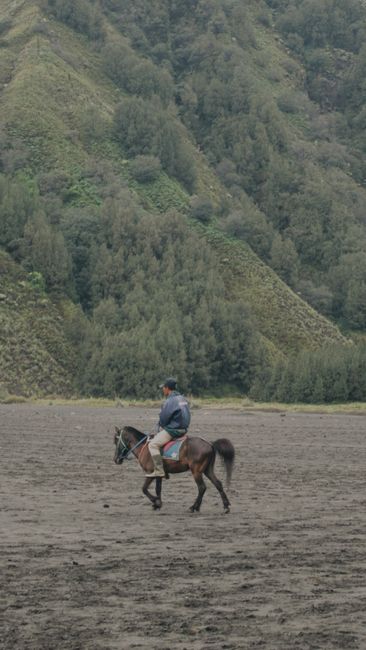 Foto Pemandangan Kawah Bromo