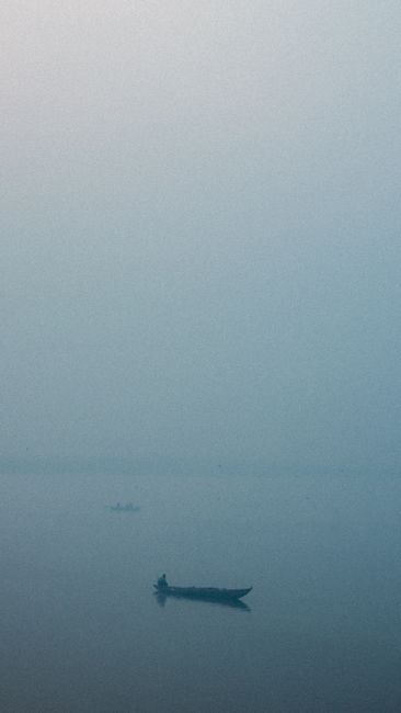 Detail Gambar Kabut Di Atas Danau Number 6