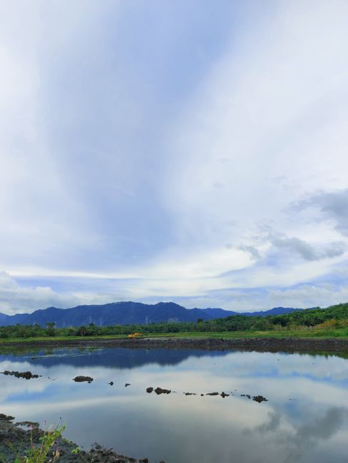 Detail Gambar Waduk Dengan Langit Biru Number 13