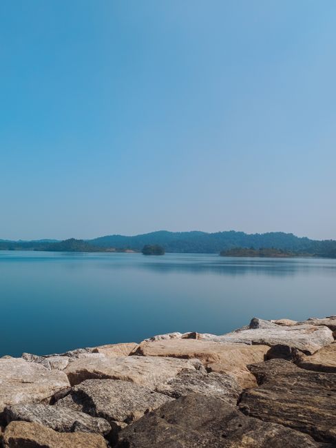 Detail Gambar Waduk Dengan Langit Biru Number 11