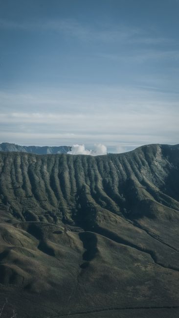 Detail Foto Gunung Saat Cuaca Cerah Number 5