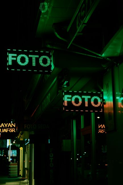 Neon Schild Im Nachtviertel Urban Culture Foto 1c50