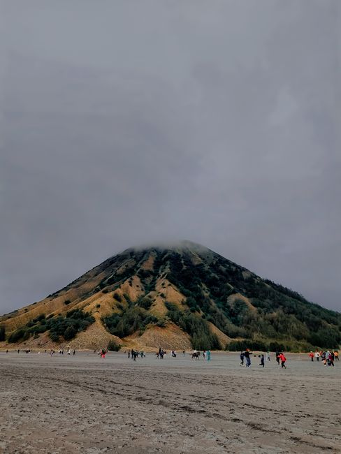Detail Gambar Gunung Tertinggi Di Indonesia Number 12