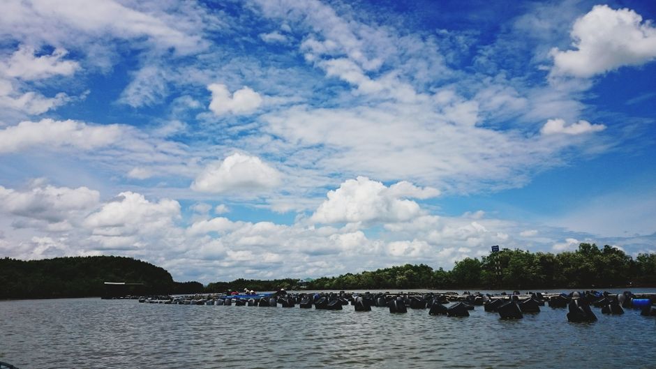 Detail Gambar Waduk Dengan Langit Biru Number 17