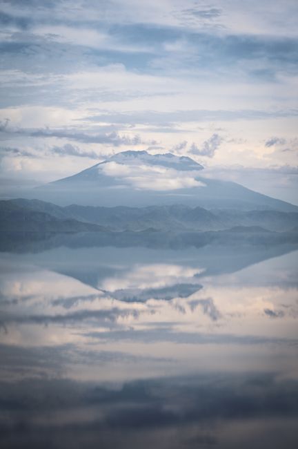 Detail Foto Danau Refleksi Gunung Number 19