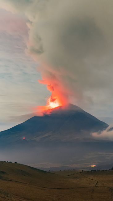 Detail Gambar Gunung Berapi Yang Aktif Number 18
