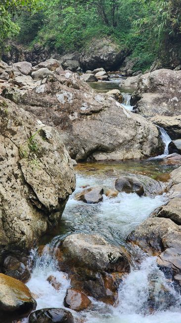 Detail Foto Sungai Berbatu Yang Estetik Number 14