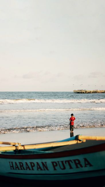 Detail Gambar Pantai Kartun Yang Indah Number 20