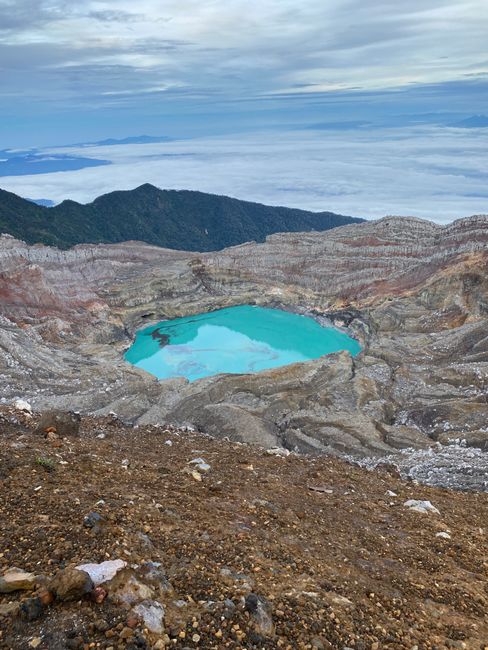Foto Danau Kelimutu Berwarna