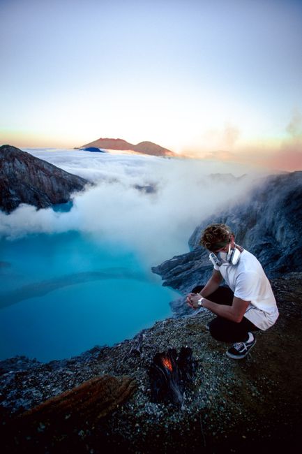 Detail Gambar Kawah Ijen Api Biru Number 5