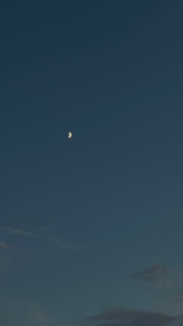 Detail Foto Langit Malam Dengan Bulan Number 18