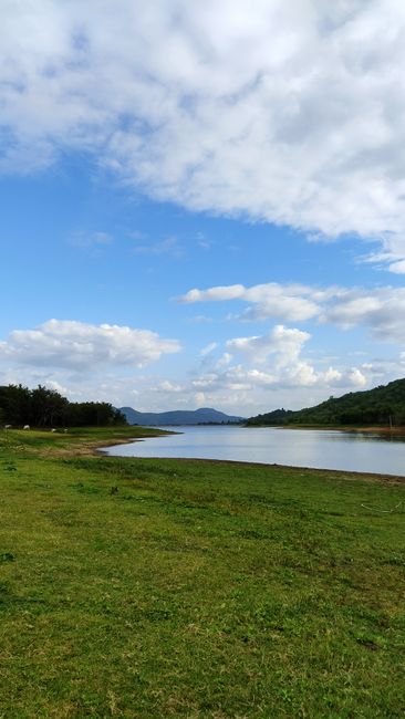 Detail Gambar Waduk Dengan Langit Biru Number 4