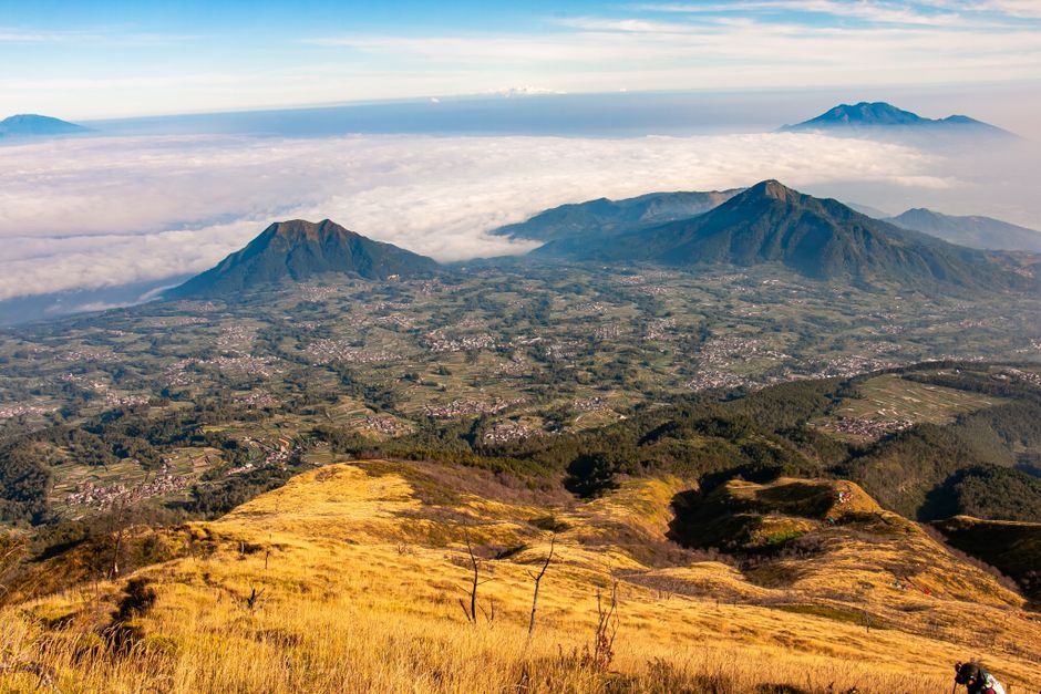 Detail Gambar Gunung Tertinggi Di Indonesia Number 10