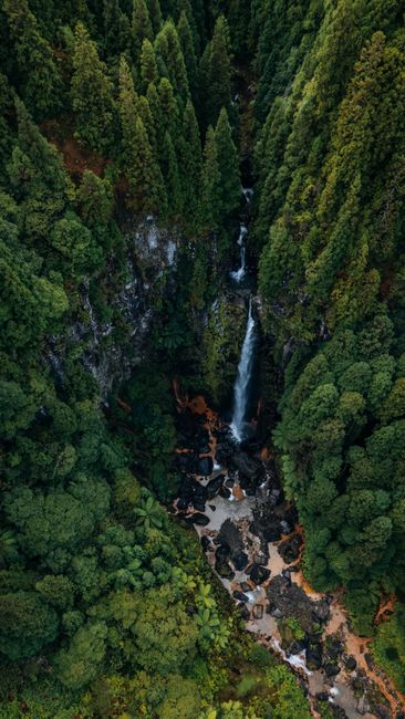 Detail Foto Air Terjun Dari Sudut Drone Number 16