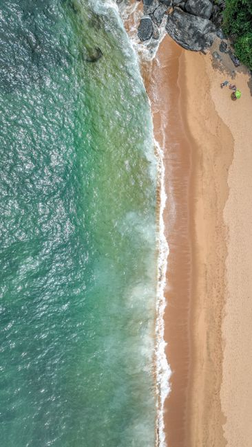 Detail Foto Pantai Dari Atas Drone Number 11