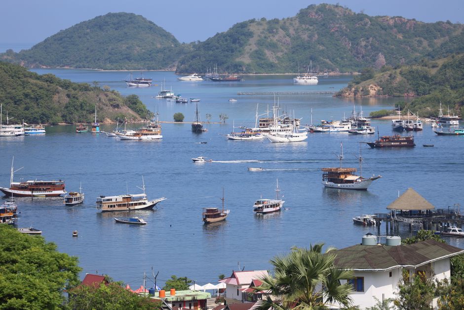 Foto Pemandangan Pulau Komodo 421c