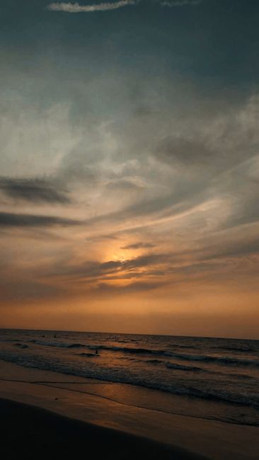 Detail Gambar Pantai Dengan Langit Mendung Number 10