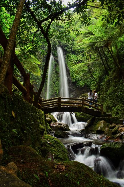 Detail Foto Pemandangan Curug Yang Indah Number 15