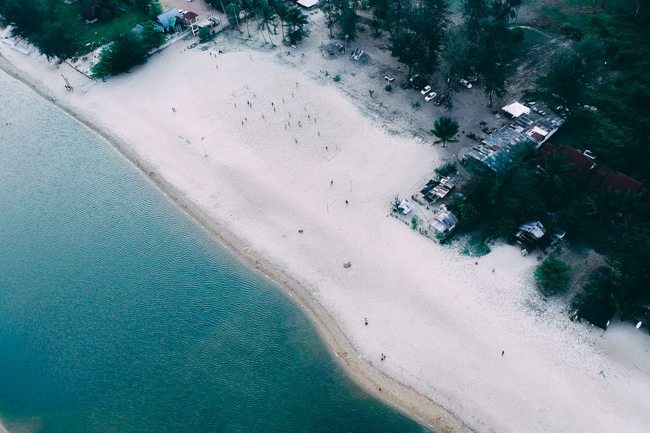 Detail Foto Aerial Pantai Pasir Putih Number 19