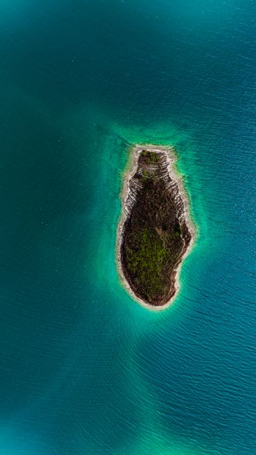 Detail Gambar Pulau Kecil Dari Udara Number 18
