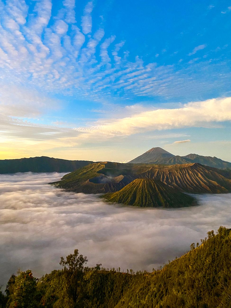 Detail Gambar Pemandangan Gunung Yang Indah Number 20