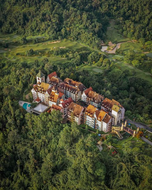 Detail Foto Pemandangan Bukit Tinggi Number 2