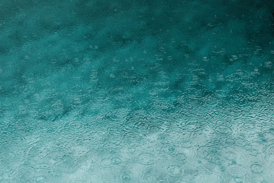 Wallpaper Hujan Untuk Desktop