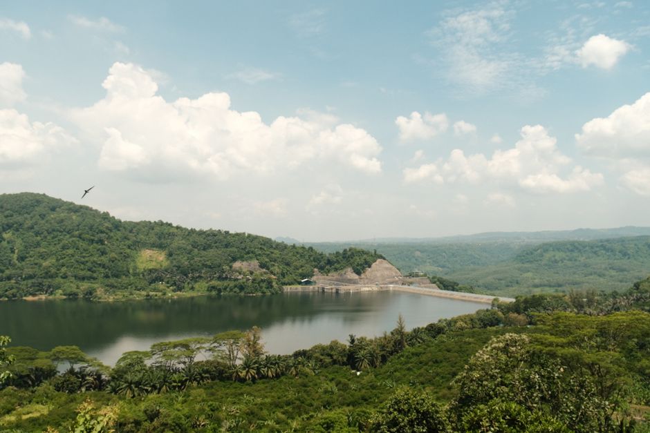 Detail Gambar Waduk Dengan Langit Biru Number 18