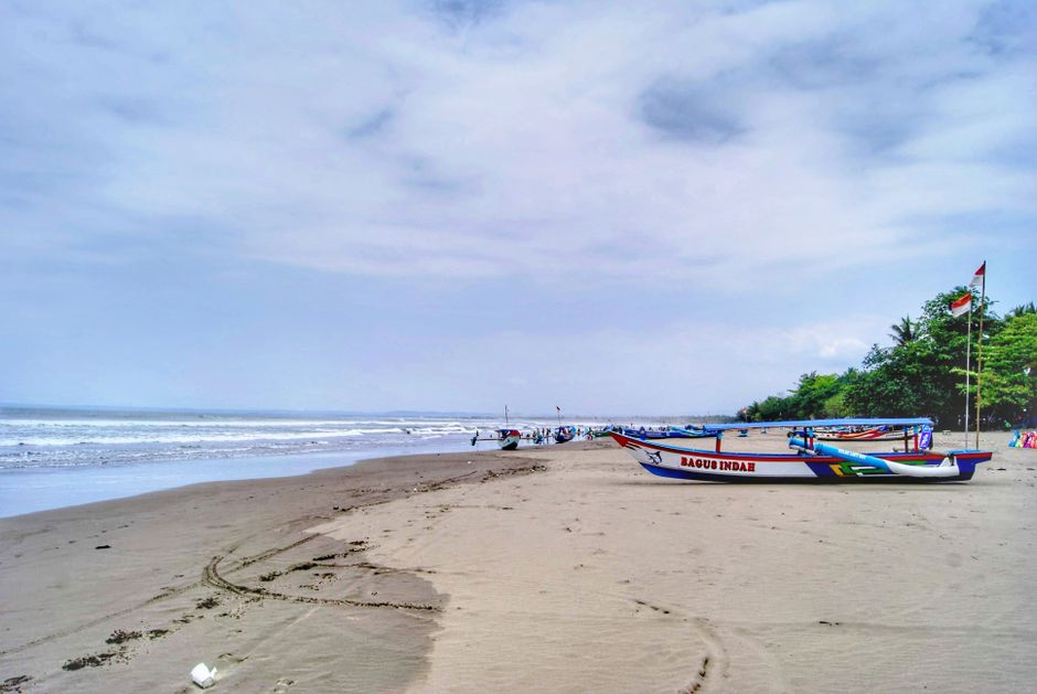 Detail Gambar Pantai Kartun Yang Indah Number 7