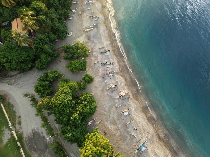 Detail Foto Aerial Pantai Pasir Putih Number 18