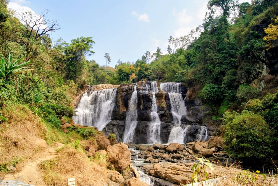 Detail Foto Pemandangan Curug Yang Indah Number 7