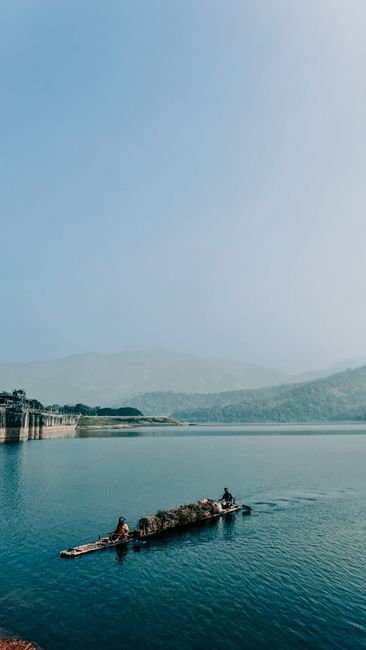 Detail Gambar Waduk Dengan Langit Biru Number 9