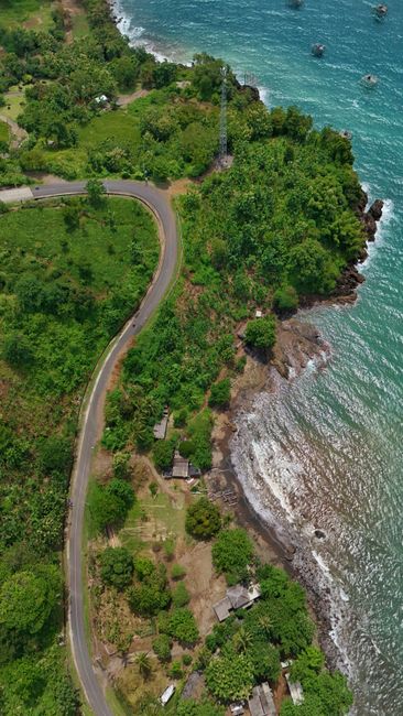 Detail Foto Aerial Pantai Pasir Putih Number 4