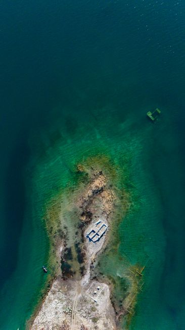 Detail Gambar Pulau Kecil Dari Udara Number 16