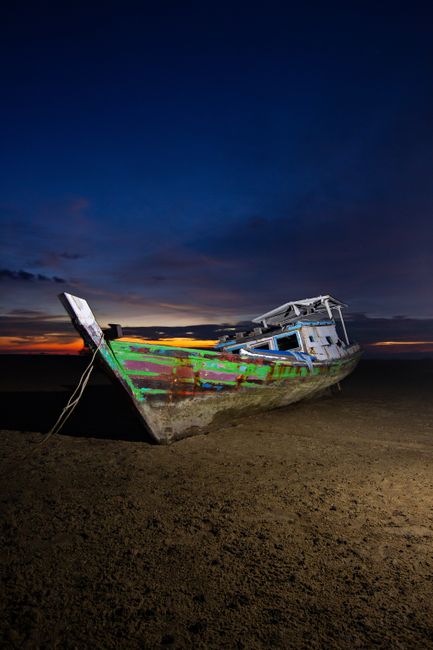 Detail Foto Ombak Laut Di Pantai Number 8