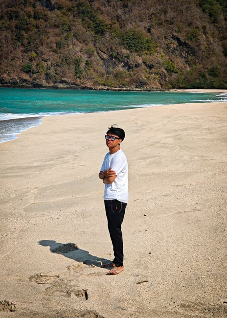 Detail Gambar Pantai Pink Lombok Number 4