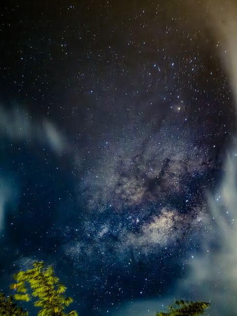 Foto Langit Malam Dengan Bulan