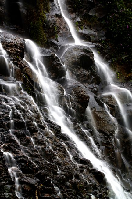 Detail Foto Pemandangan Curug Yang Indah Number 11