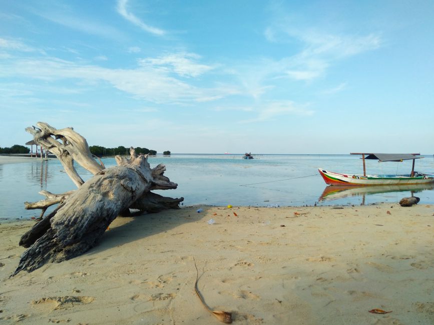 Foto Pantai Pasir Putih Indonesia Aa09