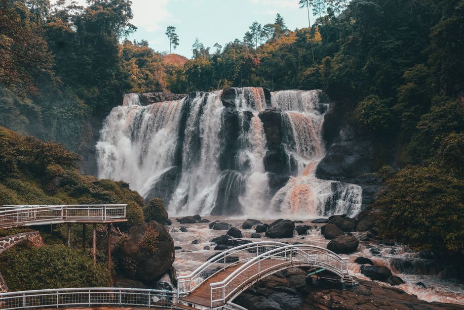 Detail Foto Pemandangan Curug Yang Indah Number 5