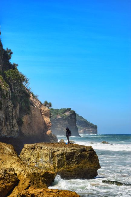 Detail Gambar Tebing Pantai Yang Estetik Number 12
