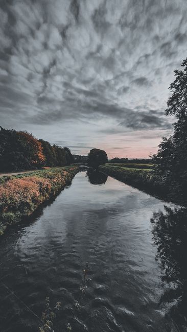 Gambar Pemandangan Sungai Minimalis