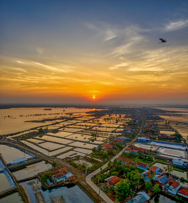 Detail Gambar Landscape Golden Hour Number 8