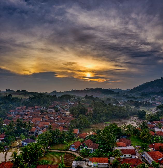 Detail Gambar Landscape Golden Hour Number 7