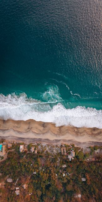 Detail Foto Pantai Dari Atas Drone Number 18