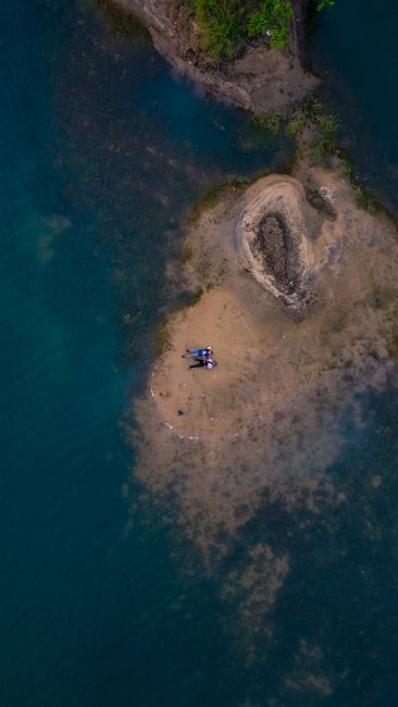 Detail Gambar Pulau Kecil Dari Udara Number 13