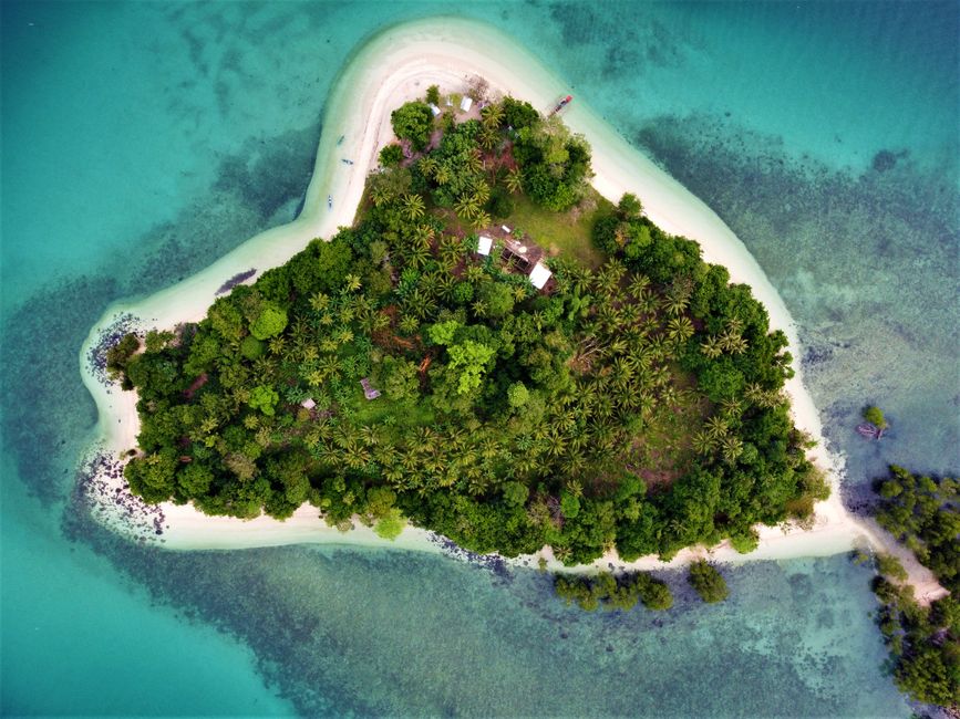 Detail Gambar Pulau Kecil Dari Udara Number 17