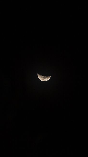 Detail Foto Langit Malam Dengan Bulan Number 15