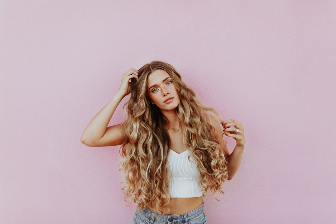 Haarpflege Routine Locken Definieren Foto D287